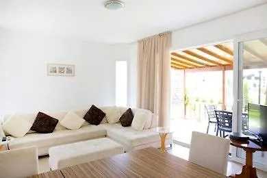 Villasaray & ホテル Çeşme